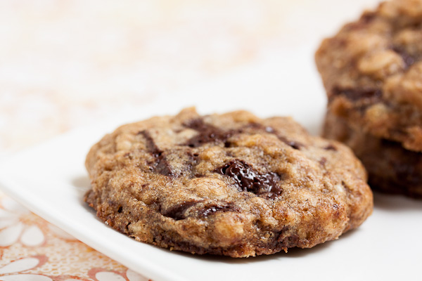 chocolate chunk oatmeal cookies