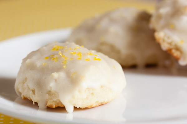 lemon-glazed ricotta cookies