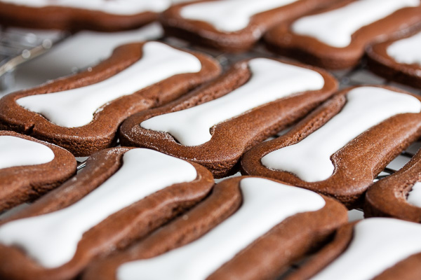 Like the title says, this is my absolute favourite gingerbread. It's got a lovely soft texture, holds its shape well, and is loaded with flavour.