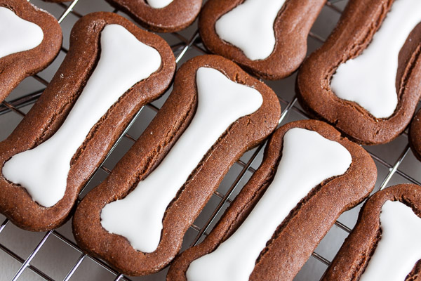 Like the title says, this is my absolute favourite gingerbread. It's got a lovely soft texture, holds its shape well, and is loaded with flavour.