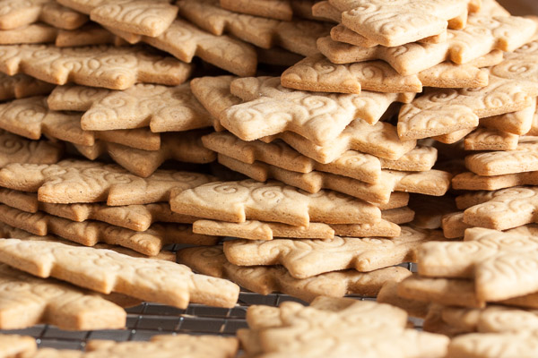 These spiced cardamom cookies have the flavour of chai and a texture reminiscent of animal crackers. A great year-round cookie, but perfect for Christmas baking.