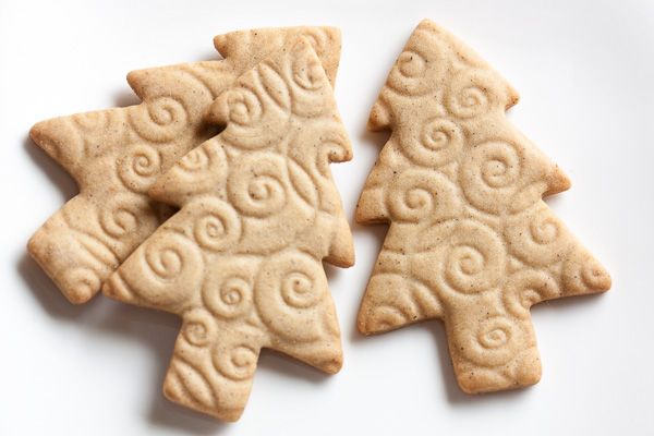 These spiced cardamom cookies have the flavour of chai and a texture reminiscent of animal crackers. A great year-round cookie, but perfect for Christmas baking.