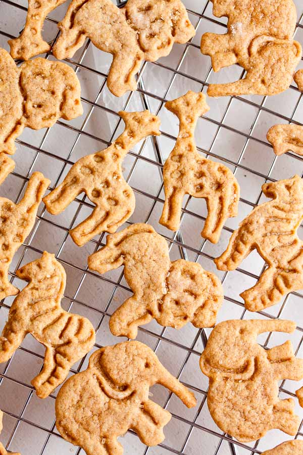 Both cinnamon and honey combine to give these soft, tender cinnamon animal crackers a flavour reminiscent of mini donuts or cinnamon buns.