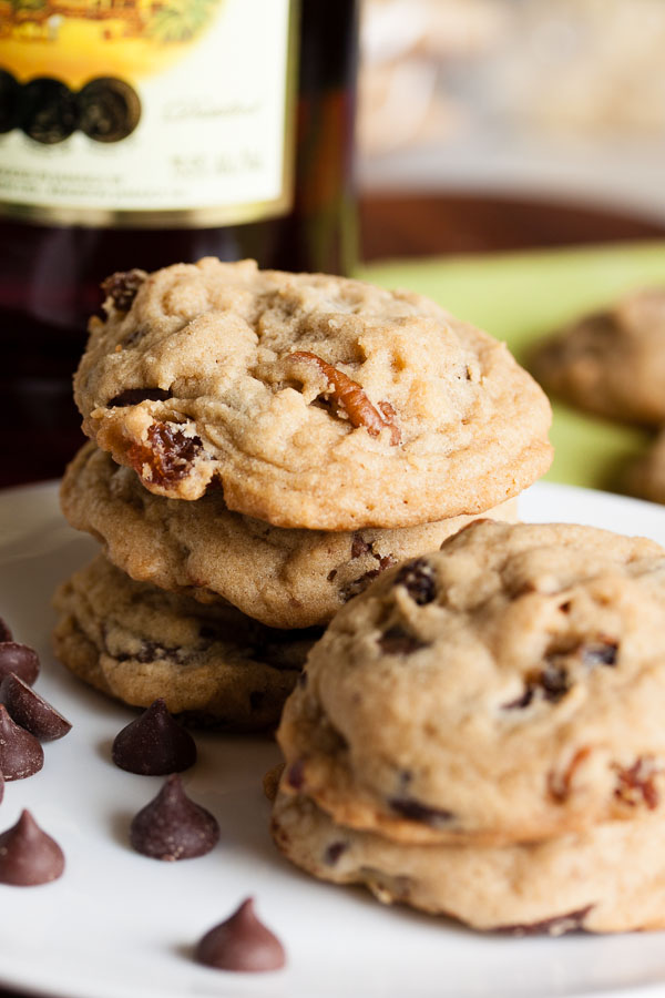 chocolate chip and raisin cookies