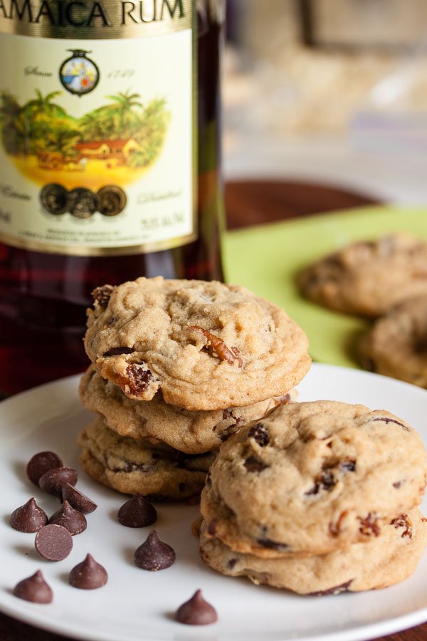 For these rum raisin chocolate chip cookies, the raisins are first soaked in rum for six hours, which gives them a really deep flavour.