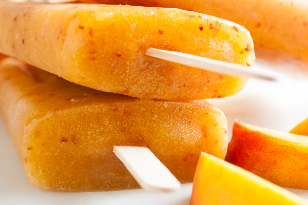 Peach Bourbon Popsicles – the flavours of the southern states in a grown-up treat.