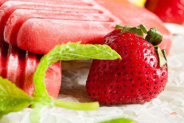 Strawberry Mint Popsicles – sweet, light and refreshing. A perfect summer treat.