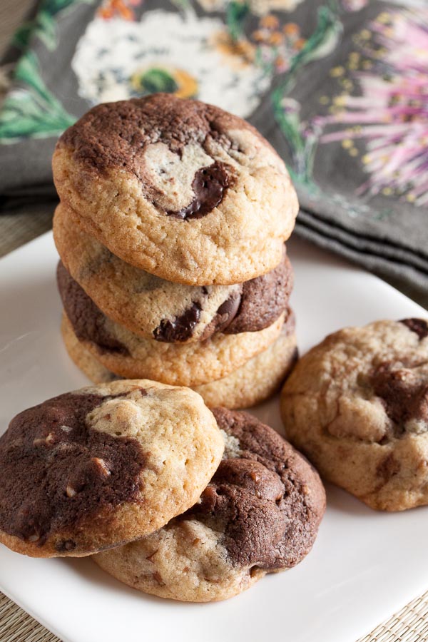 Chocolate Chunk Marble Cookies – a perfect marriage of chocolate and vanilla, made even better with added pecans and chocolate chunks. So pretty, but so simple to make!