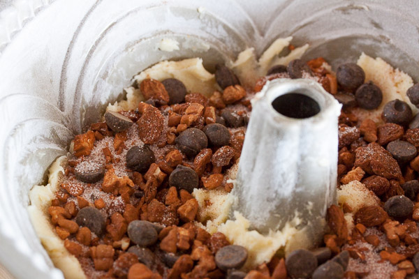 chocolate cinnamon swirl sour cream bundt cake