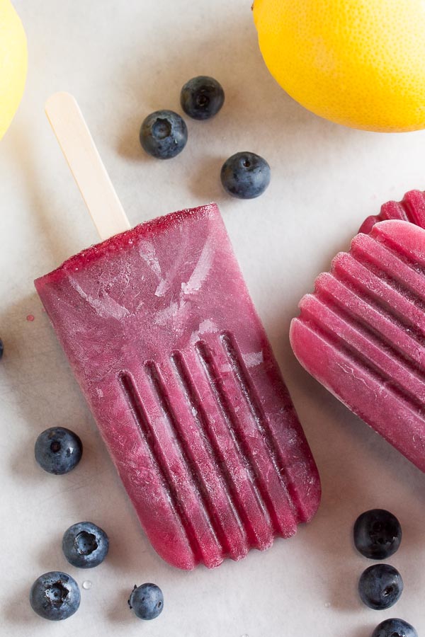 Blueberry Buttermilk Popsicles – sweet and slightly tangy, cool and frosty, with a great blueberry flavour.