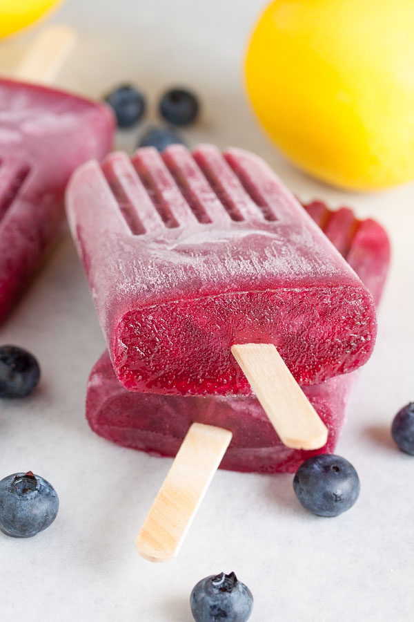 Blueberry Buttermilk Popsicles – sweet and slightly tangy, cool and frosty, with a great blueberry flavour.