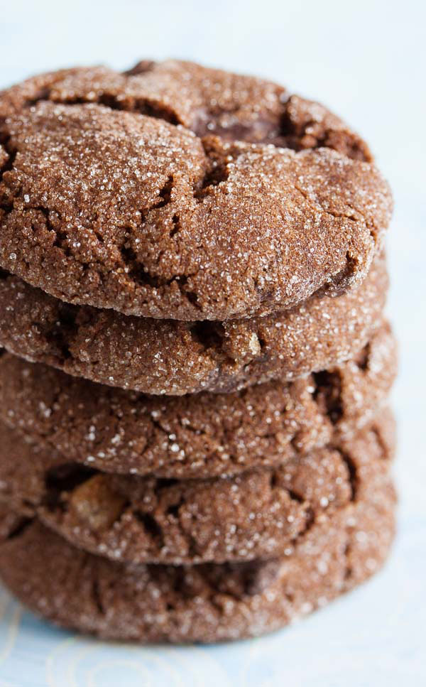 Chewy chocolate gingerbread cookies, made with fresh grated ginger and loaded with chunks of dark chocolate. This cookie packs a punch of flavour.