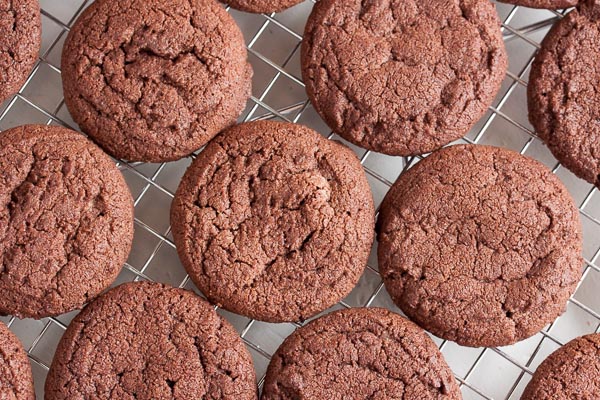 The outside of these Chocolate Sugar Cookies may be crisp, but they almost melt in your mouth. And the flavour? Deliciously sweet and oh-so chocolate-y.