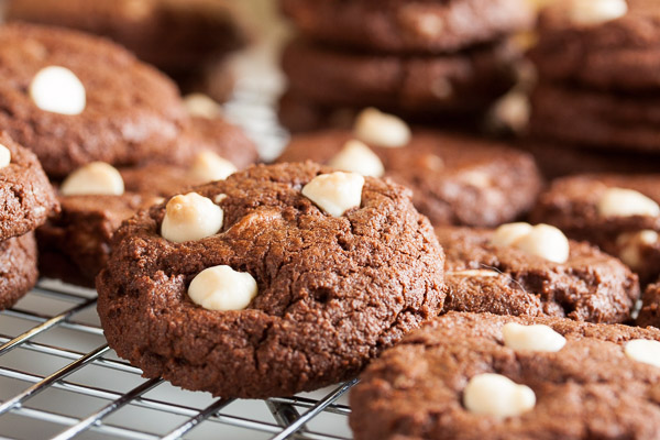 White Chocolate Chip Fudge Cookies – a moist, chewy, fudge-y cookie studded with lots of sweet white chocolate chips. This one's a favourite!