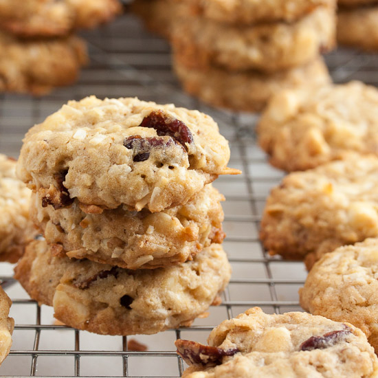 http://wannacomewith.com/wp-content/uploads/2016/11/white-chocolate-cranberry-oatmeal-cookies-550px-5226.jpg