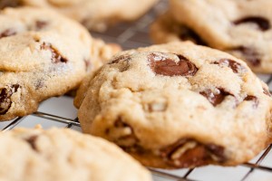 rum raisin chocolate chip cookies