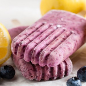 Blueberry Lemon Yogurt Popsicles – sweet and tart, creamy and refreshing – flavours that were meant to be together.