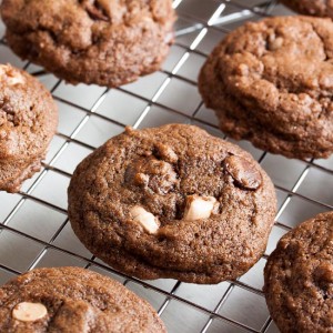 Mocha Mudslide Cookies – rich with the flavours of chocolate and espresso, studded with both chocolate chips and cappuccino chips.