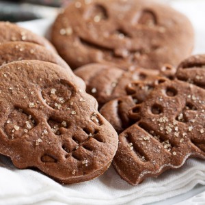 These molasses spice cookies have a deep, rich flavour. Not too sweet, very molasses-y, and with an undercurrent of dark rum.