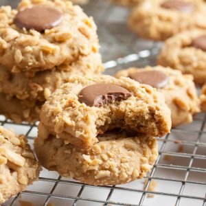 These Peanut Butter Chocolate Blossoms have the flavours and texture you'll love – creamy and peanut-buttery, with a crunchy coating. I love this cookie!